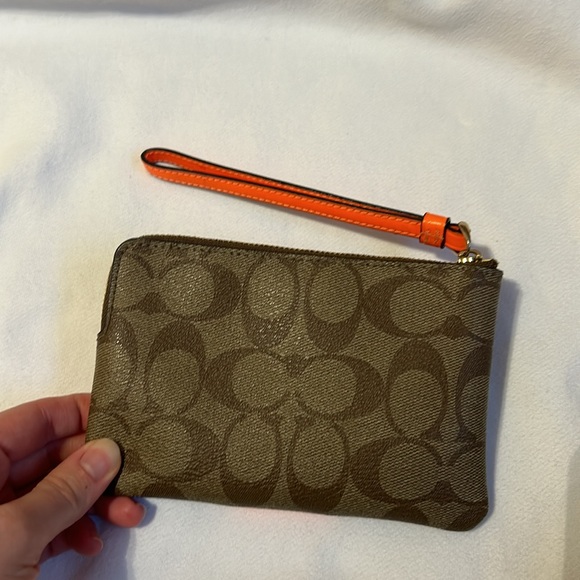 Neon orange coach wristlet - Picture 2 of 3
